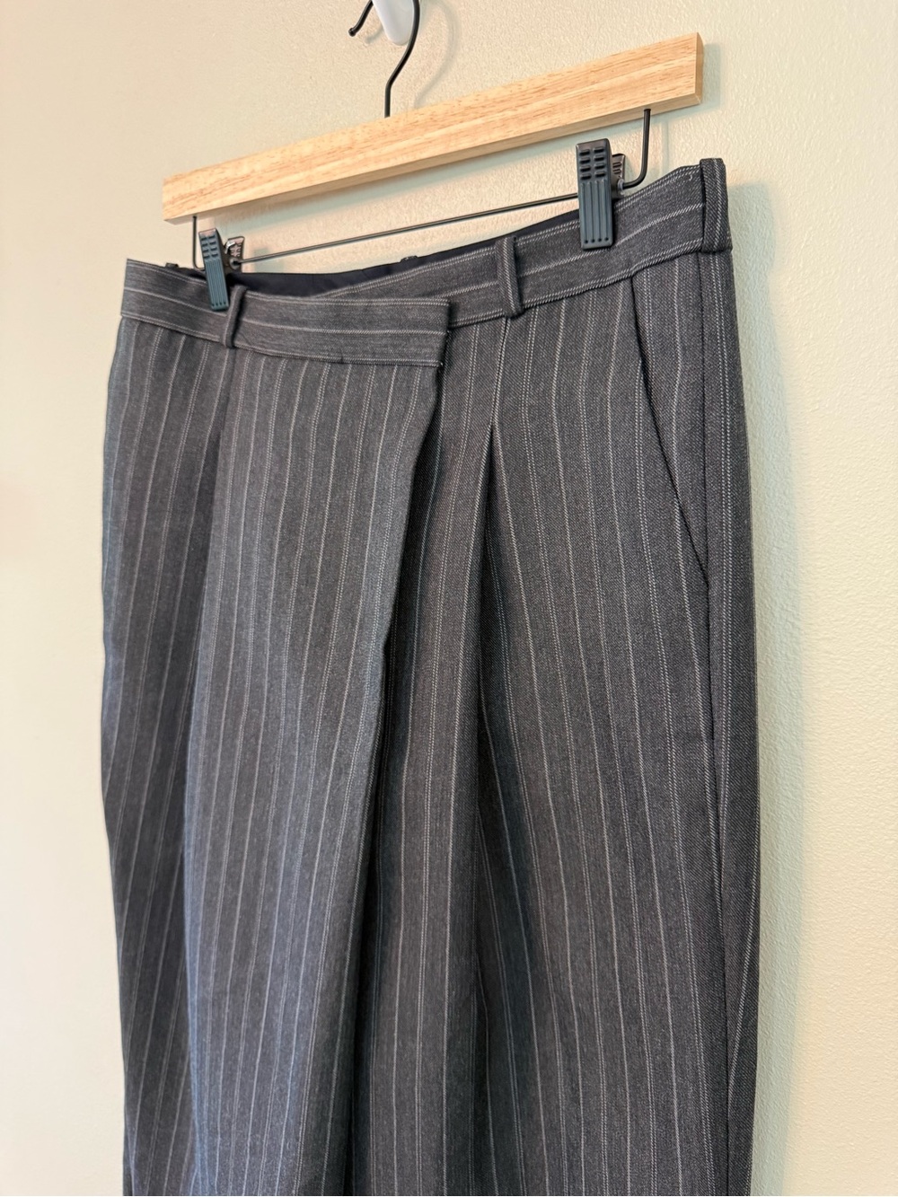 SIMKHAI Taylor Overlap Wide Leg Wool Pinstripe Tailored Trouser NWT 8 - Picture 5 of 10